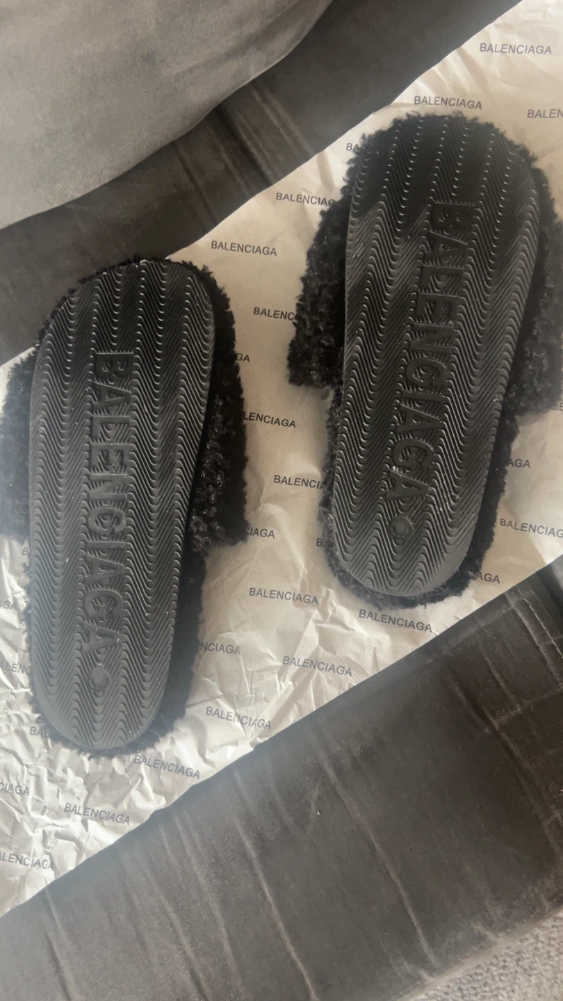 Balenciaga Black Fur Slides- Size 42 ( fits 8.5-9 ) - photo 3