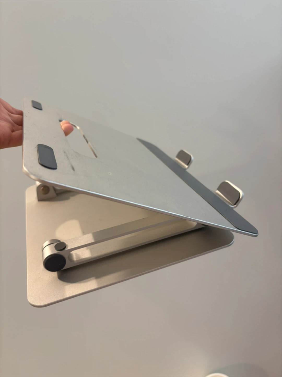 Adjustable Aluminum Laptop Stand