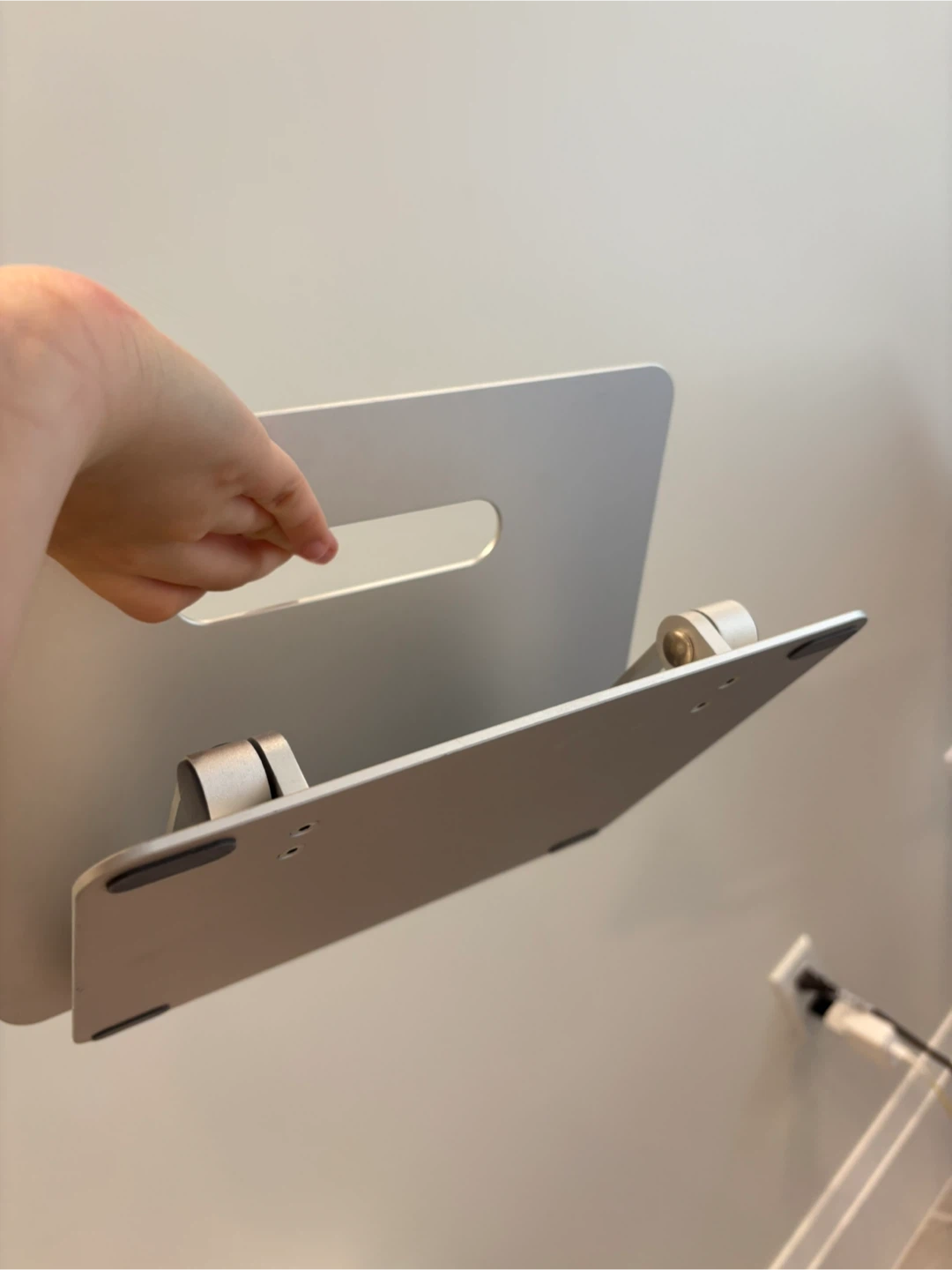 Adjustable Aluminum Laptop Stand - photo 3