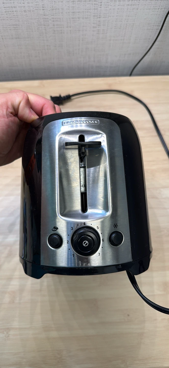 BLACK+DECKER 2-Slice Toaster - photo 2