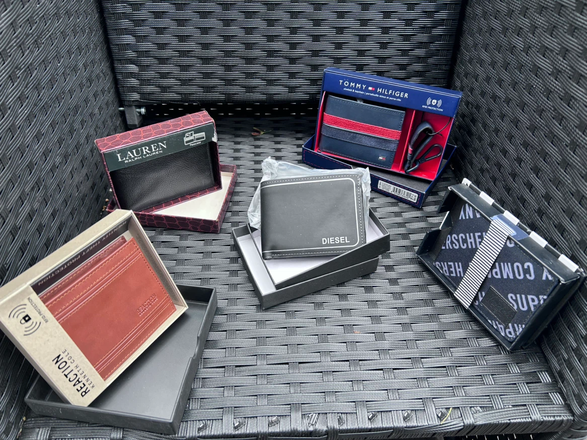 Men's Wallets: Tommy Hilfiger, Diesel, Lauren, Kenneth Cole