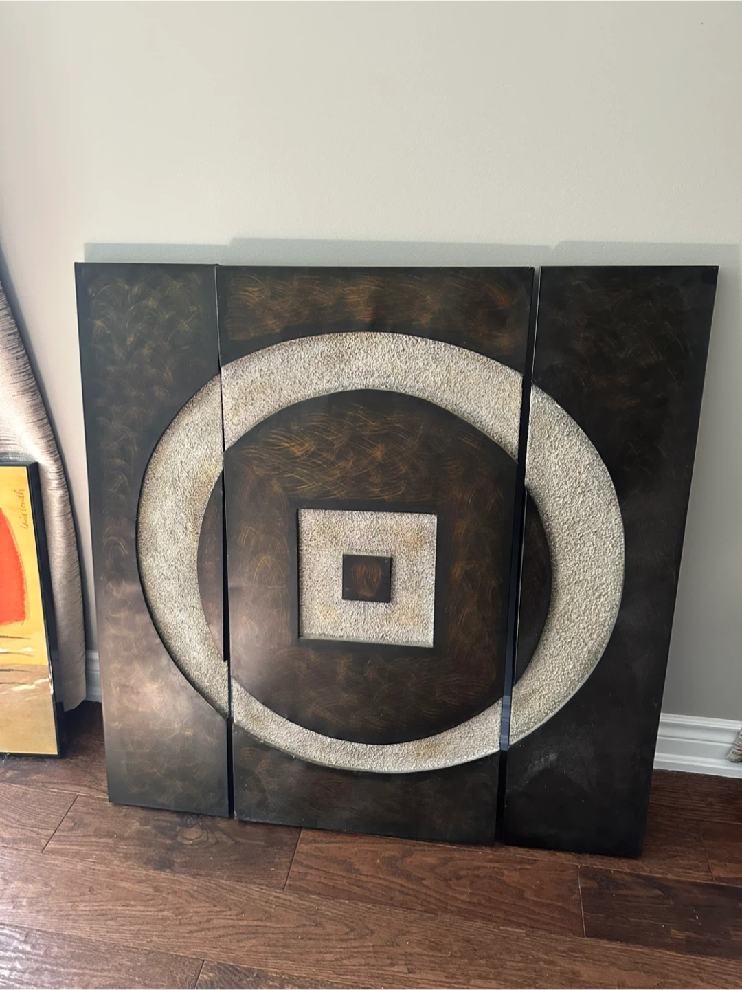 Different sizes paintings and metal arts $10-$40