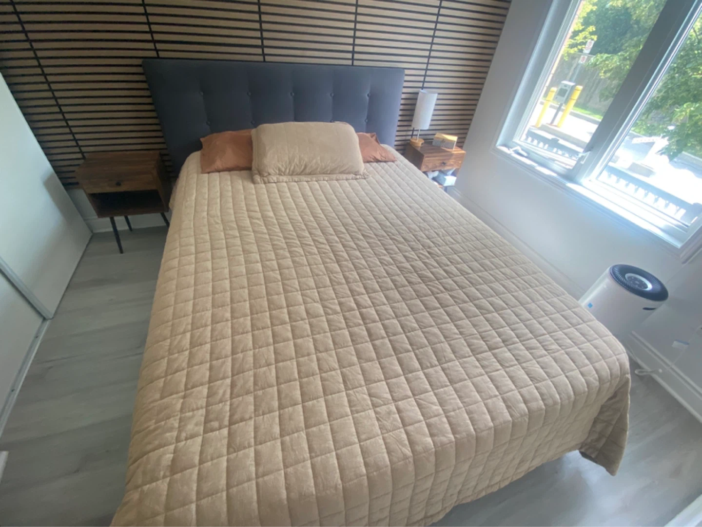 Queen size bed