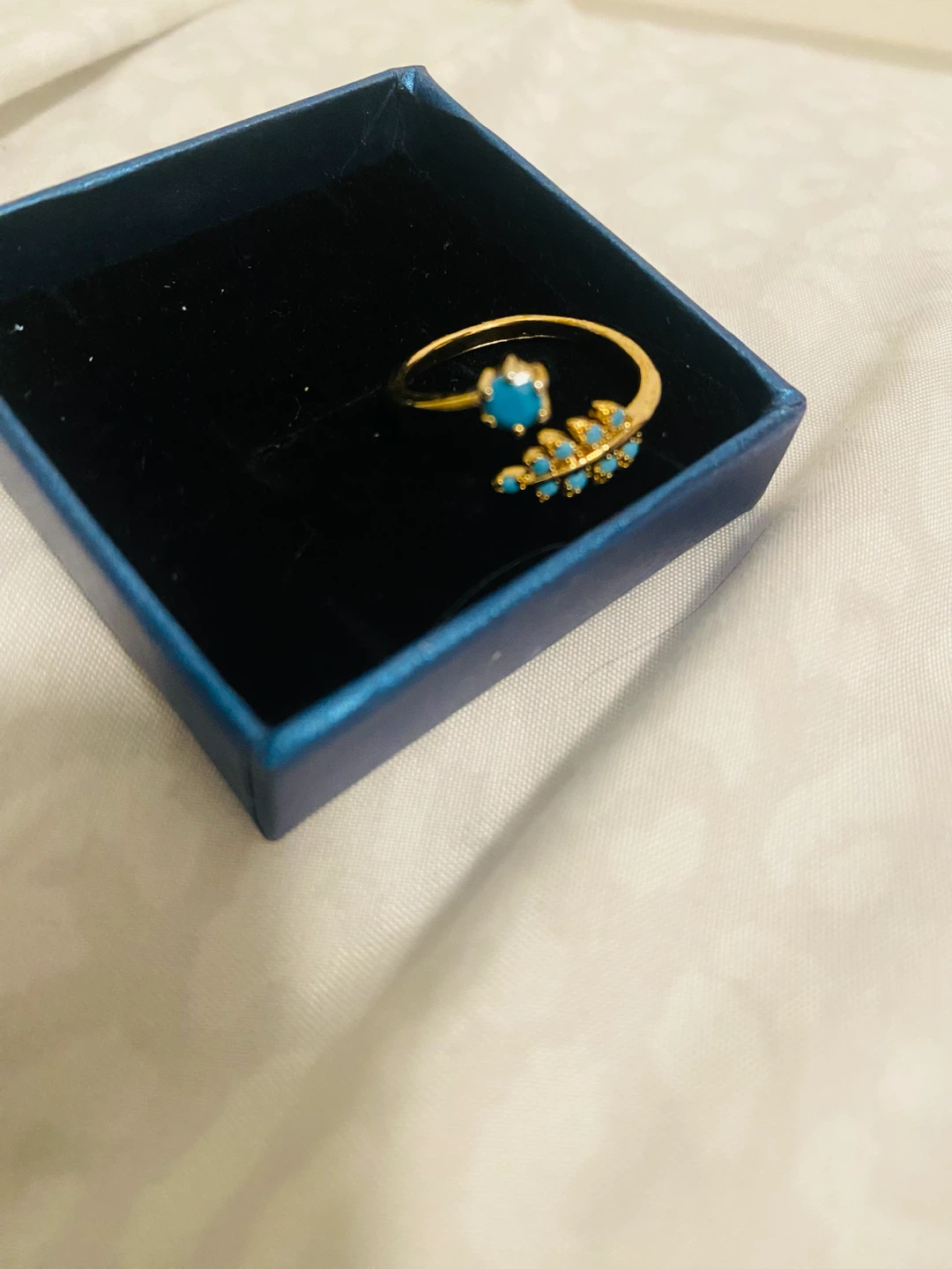 New (unused) Gold Tone Leaf design Ring - photo 3