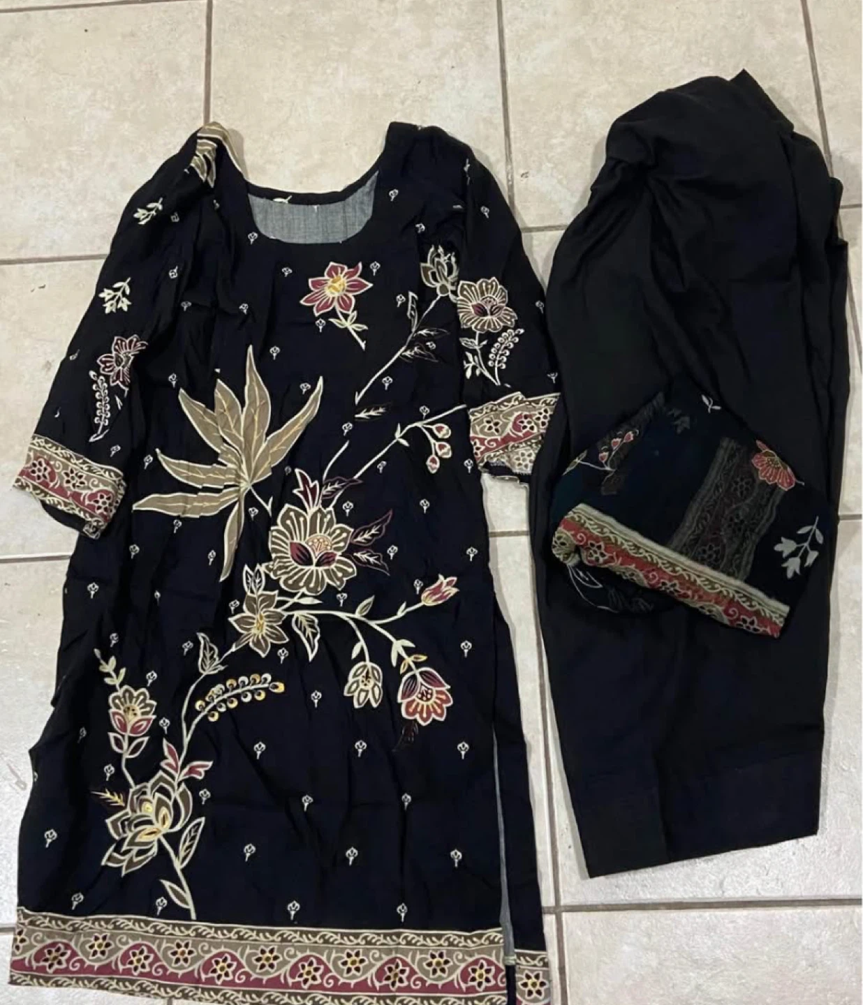 Short kamee with farshi salwar Suit