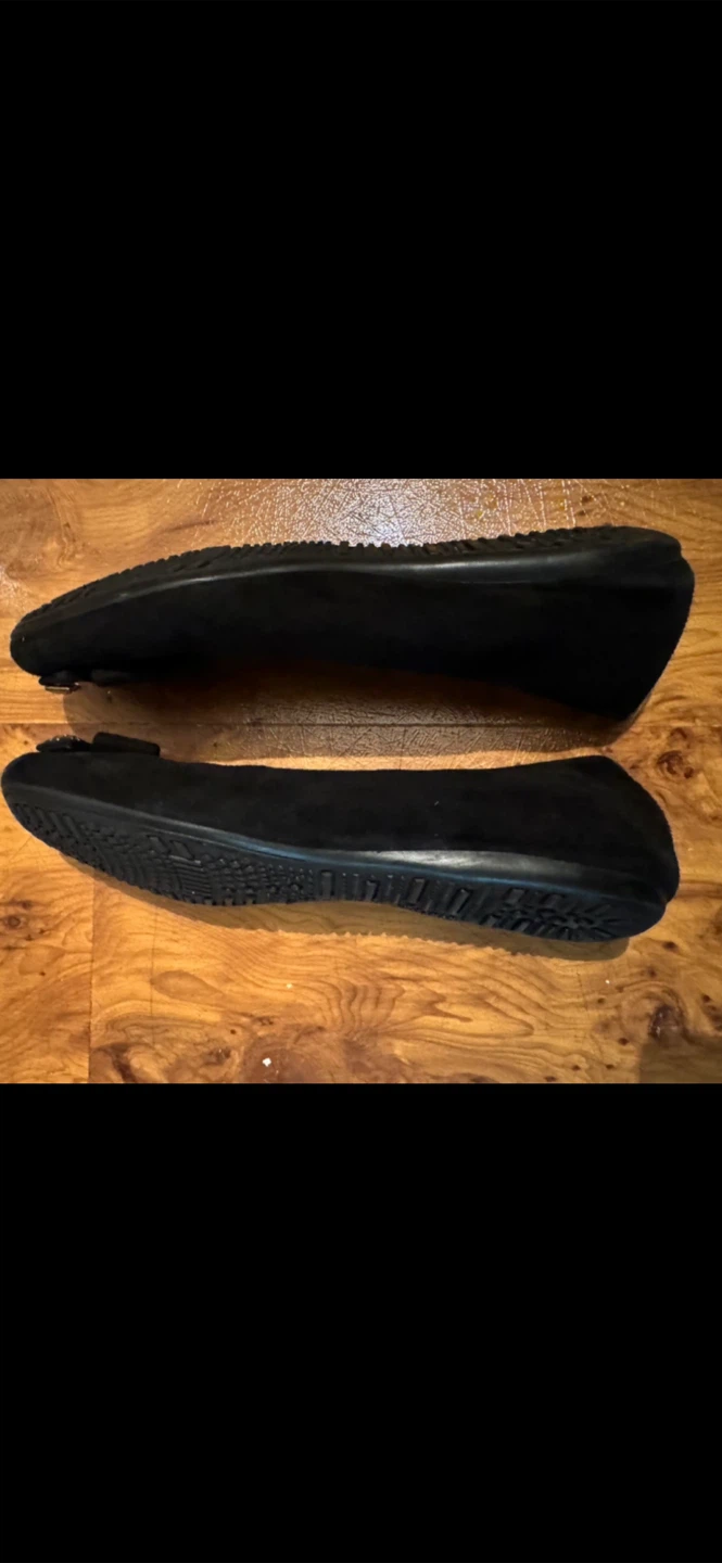 Stuart Weitzman Black Suede Ballet Flats Size 7.5M - photo 3