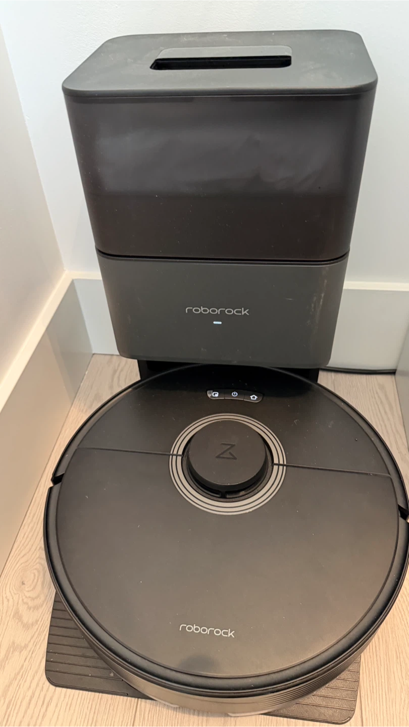Roborock Q7 Max+ Robot Vacuum & Mop with Auto-Empty Dock – Black