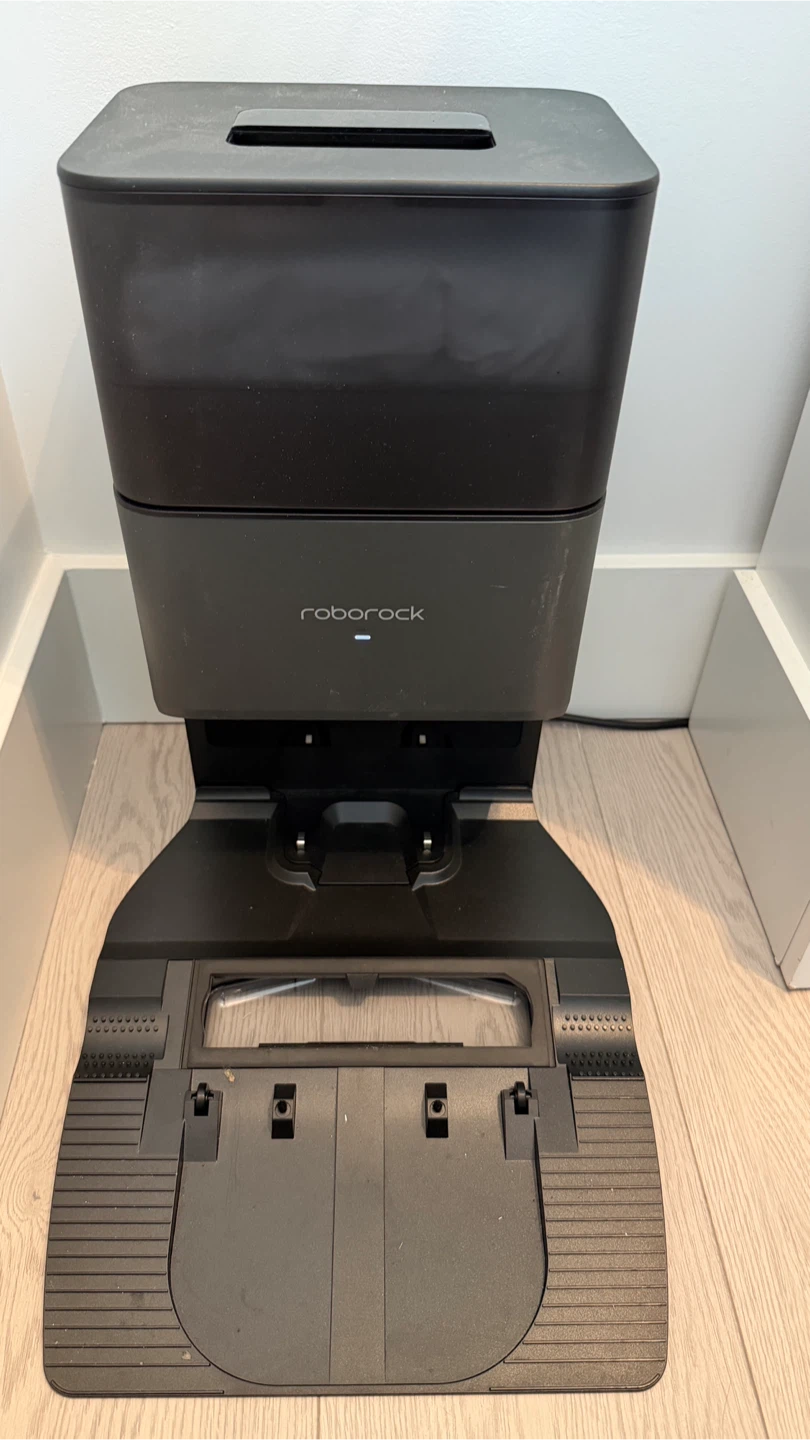 Roborock Q7 Max+ Robot Vacuum & Mop with Auto-Empty Dock – Black - photo 3