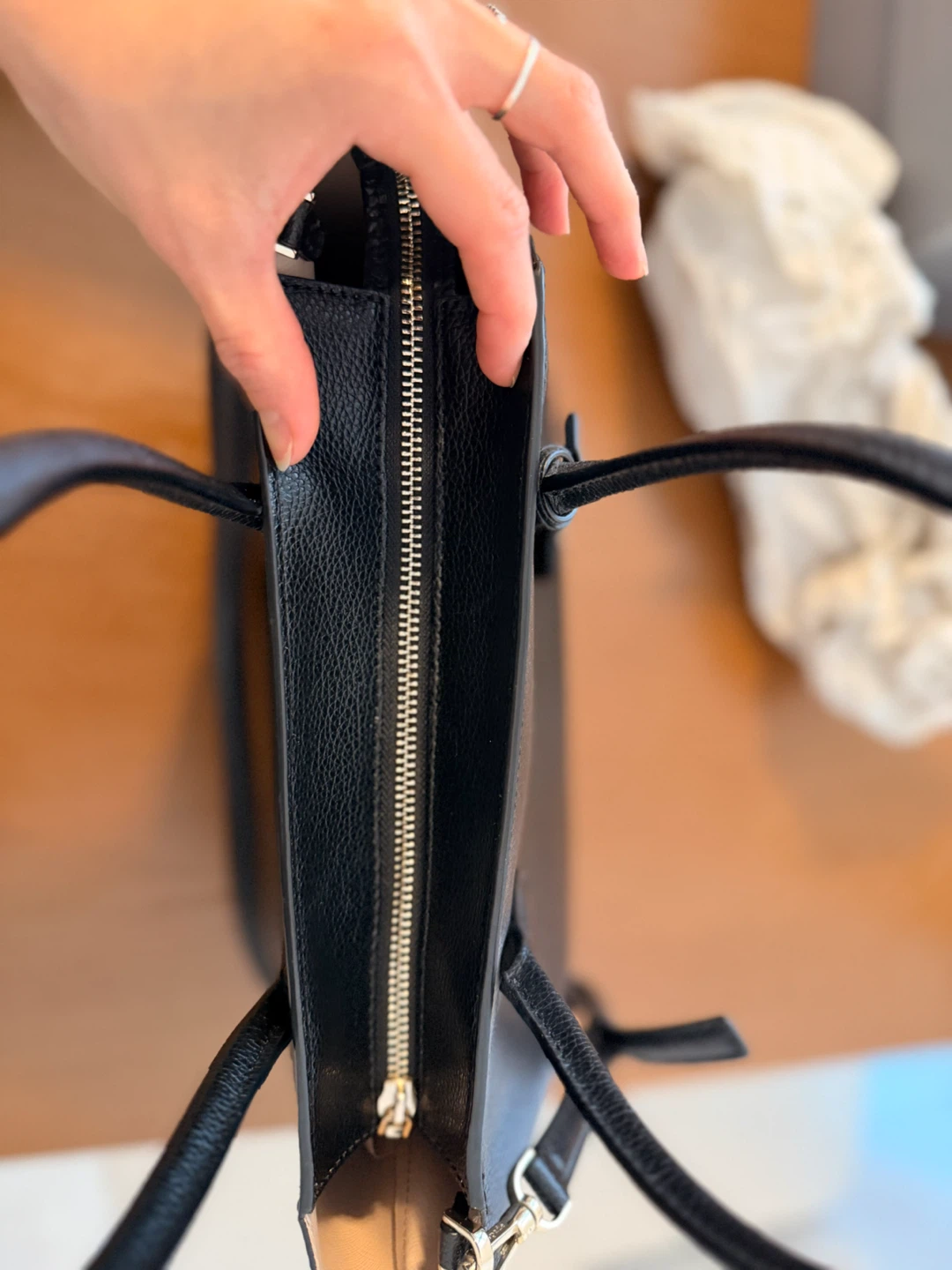 Kate Spade New York Black Leather Tote Bag - photo 5