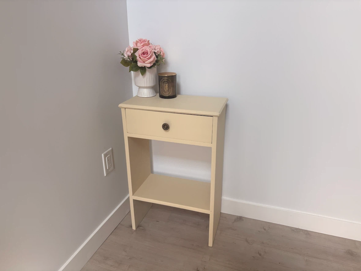 Vintage Refurbished Cream Nightstand / End Table - photo 2