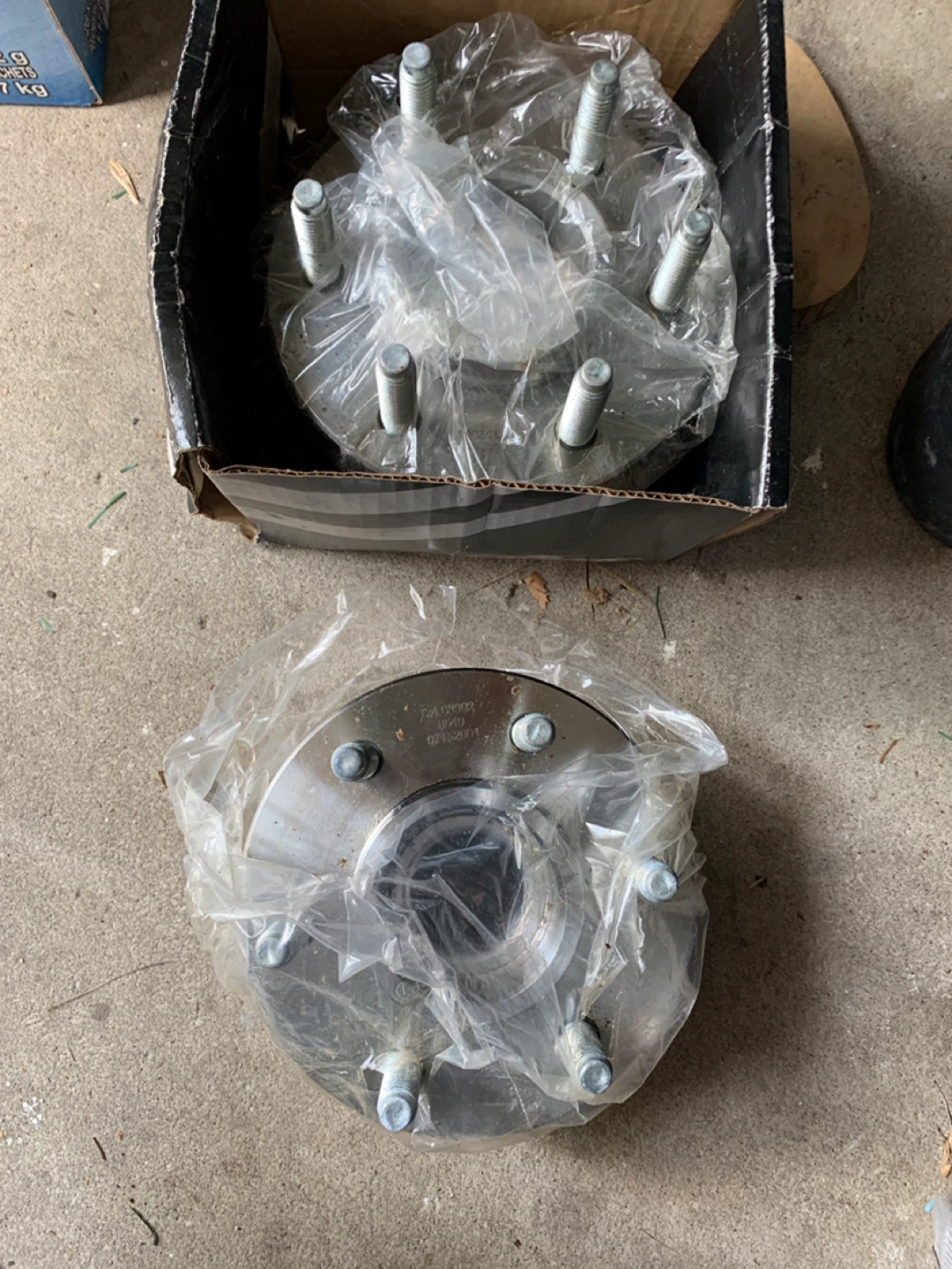 Wheel Hubs. Truck. New.