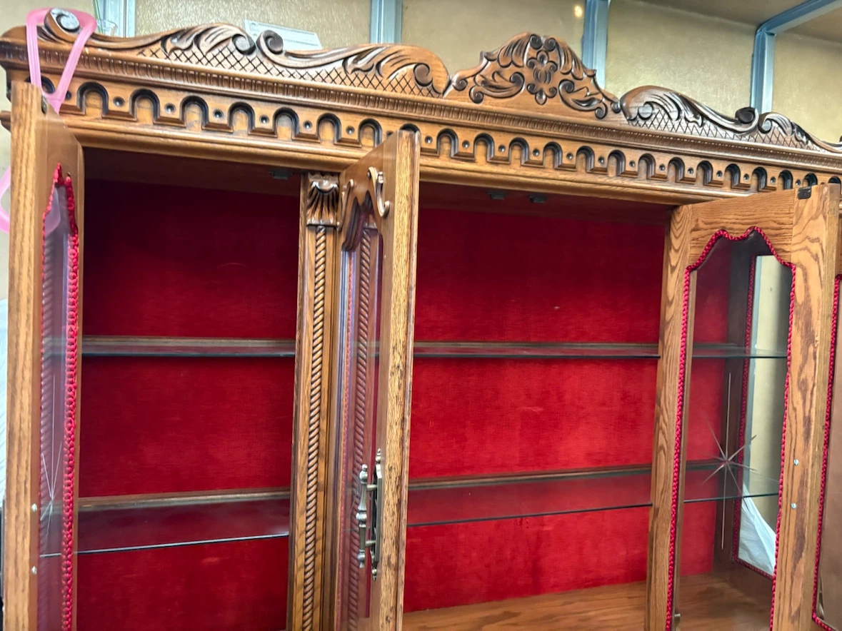 Oak Display Cabinet with Red Velvet Lining - photo 3