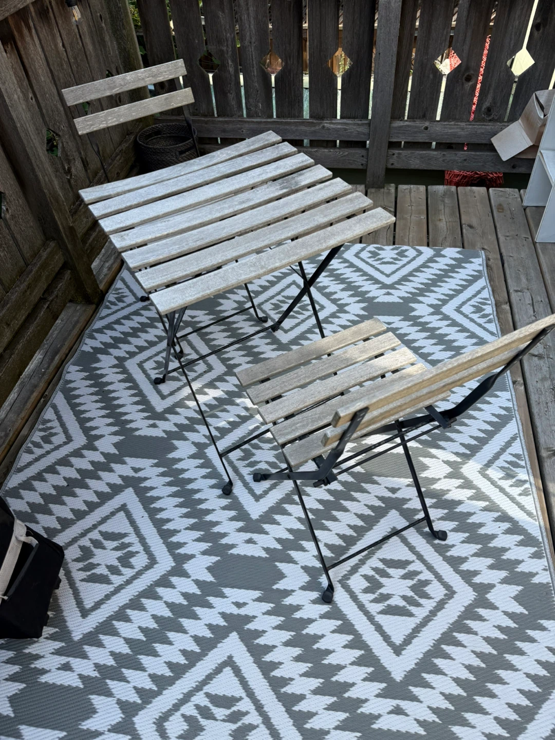 Folding patio Set - Table and Chairs and carpet