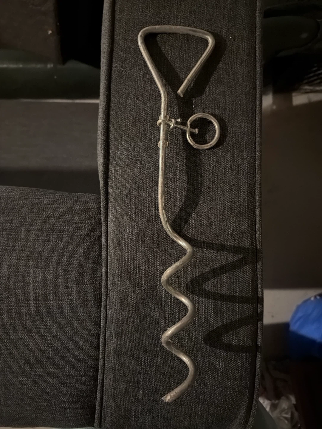 Corkscrew dog tether