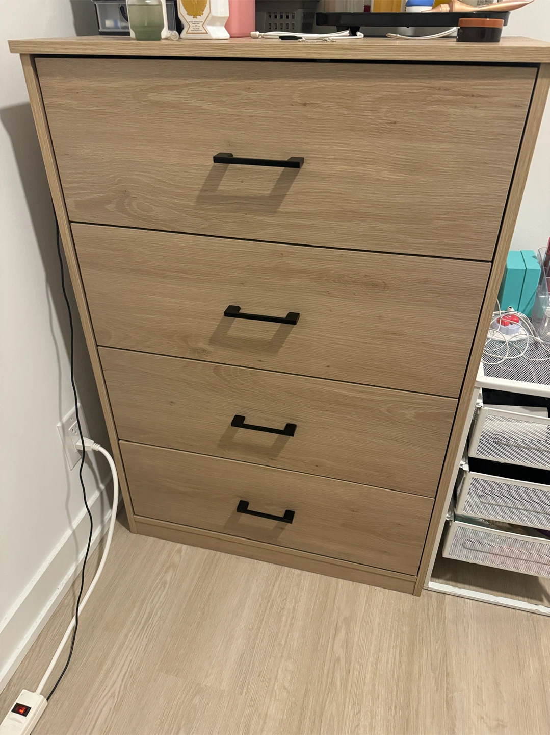 Wood-look dresser with 4 drawers
