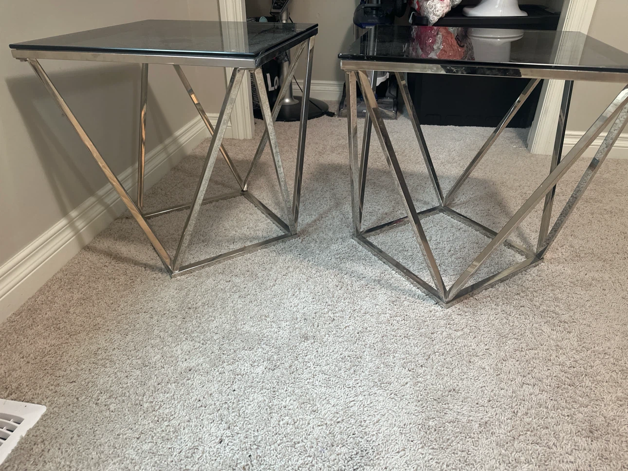 Set of 2 Glass Top End Tables - photo 2