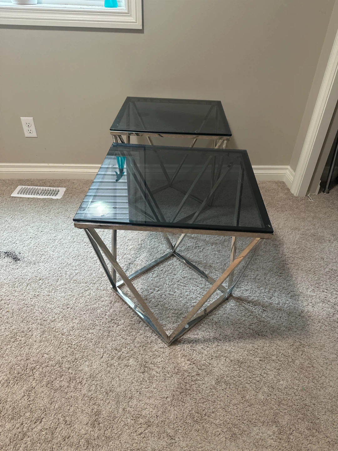Set of 2 Glass Top End Tables - photo 3