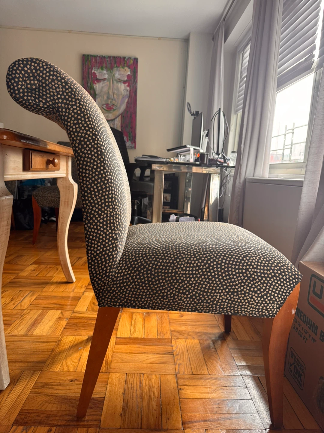 6 Dining Chairs with Brown and Tan Patterned Fabric - photo 4