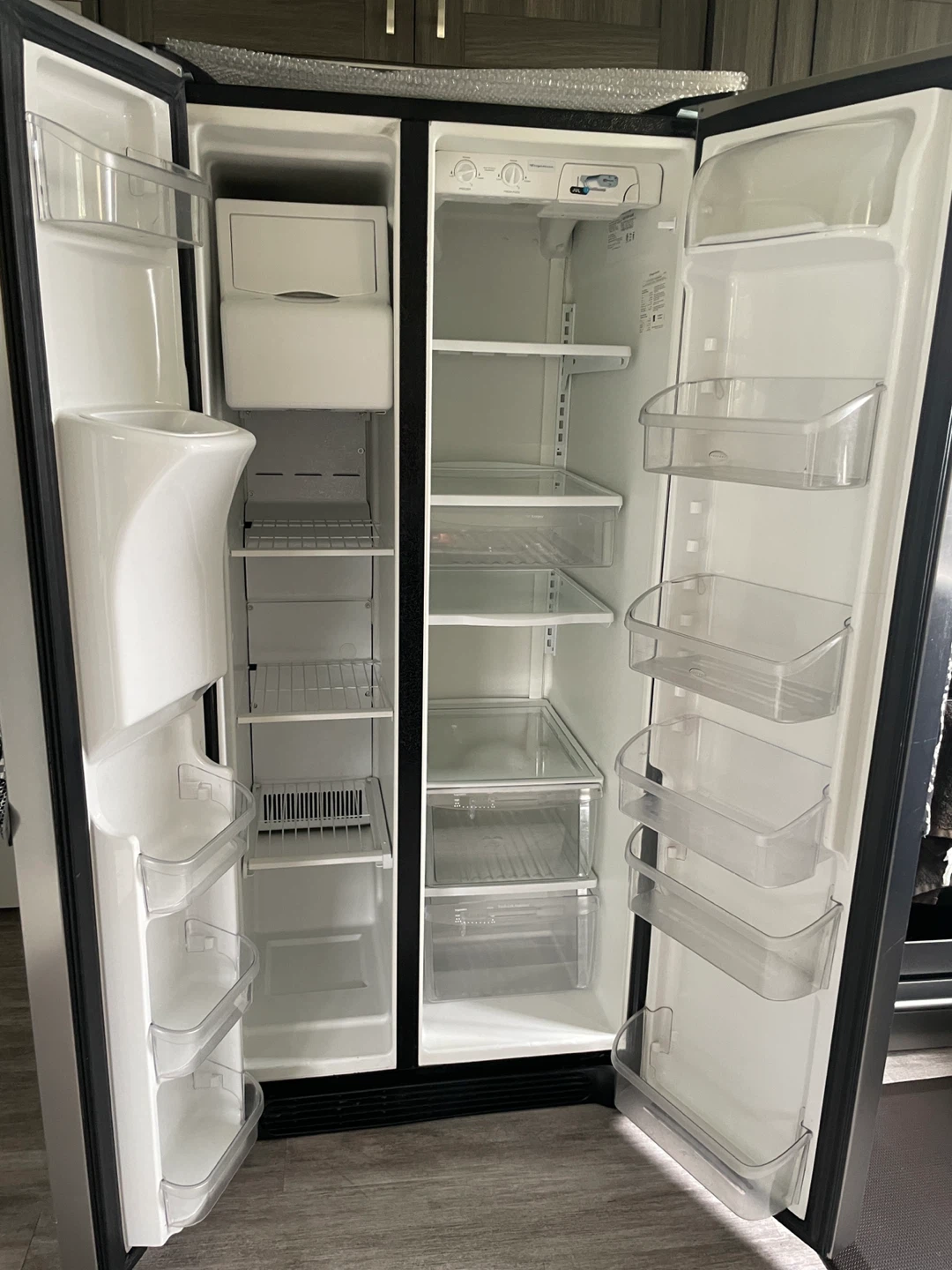 Frigidaire Stainless Steel Side-by-Side Refrigerator 33-inch - photo 4