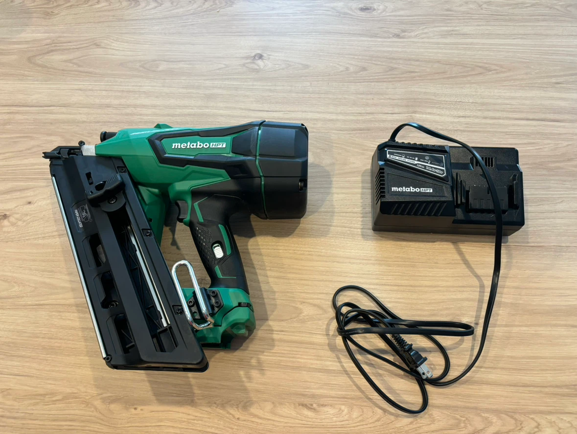 Metabo HPT 18V Cordless Strip Nailer NR1890DC - photo 2