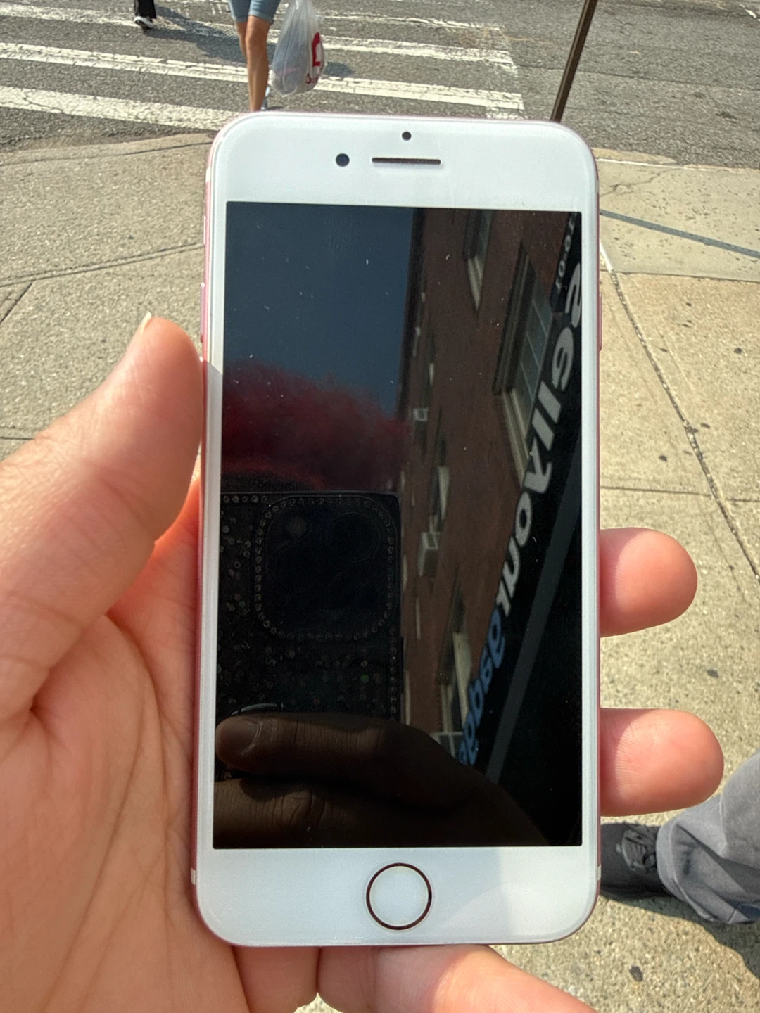 Rose Gold iPhone 7 - 32GB