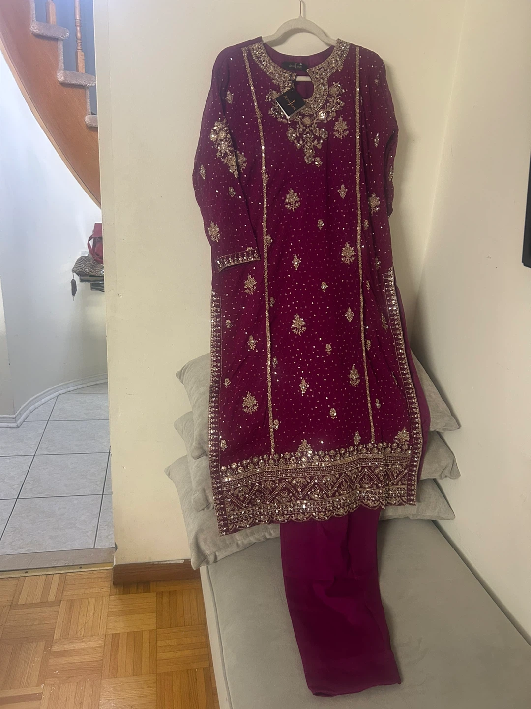 New Agha Jaan Embroidered Suit - photo 2