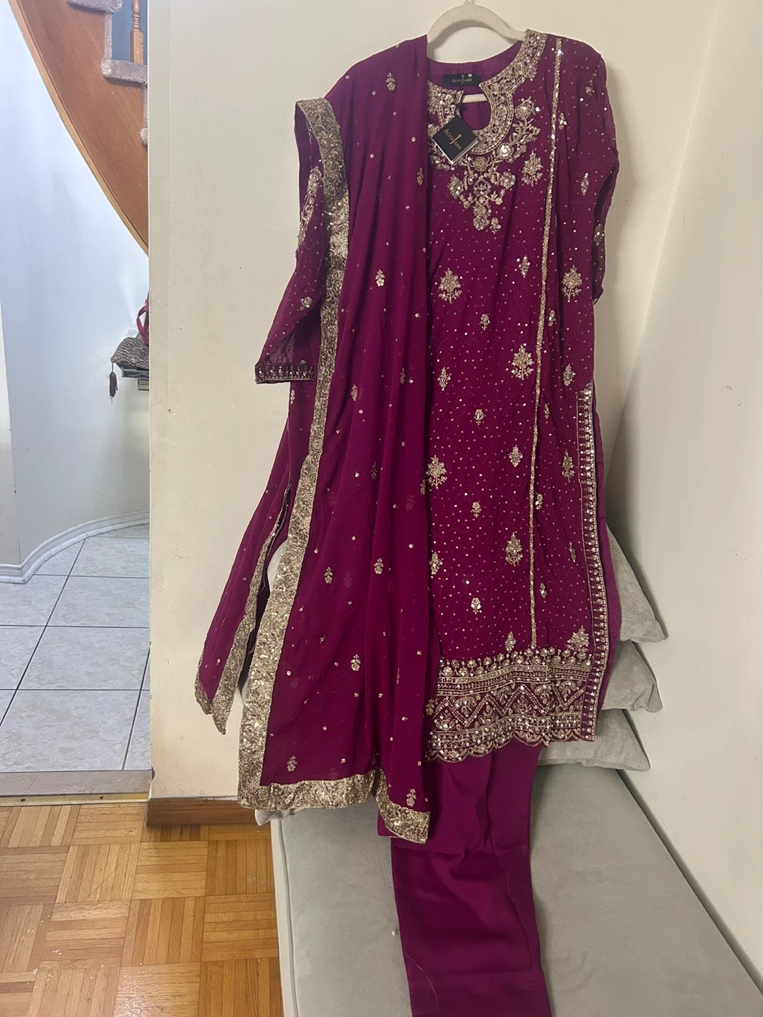 New Agha Jaan Embroidered Suit - photo 3