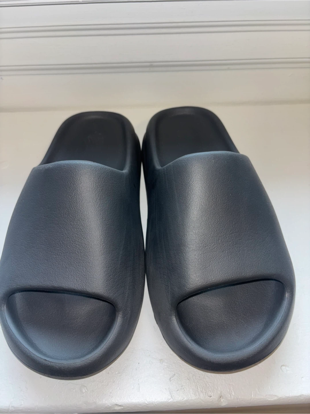 Yeezy Slide Dark Grey MENS SIZE 7 (LIKE NEW) - photo 3