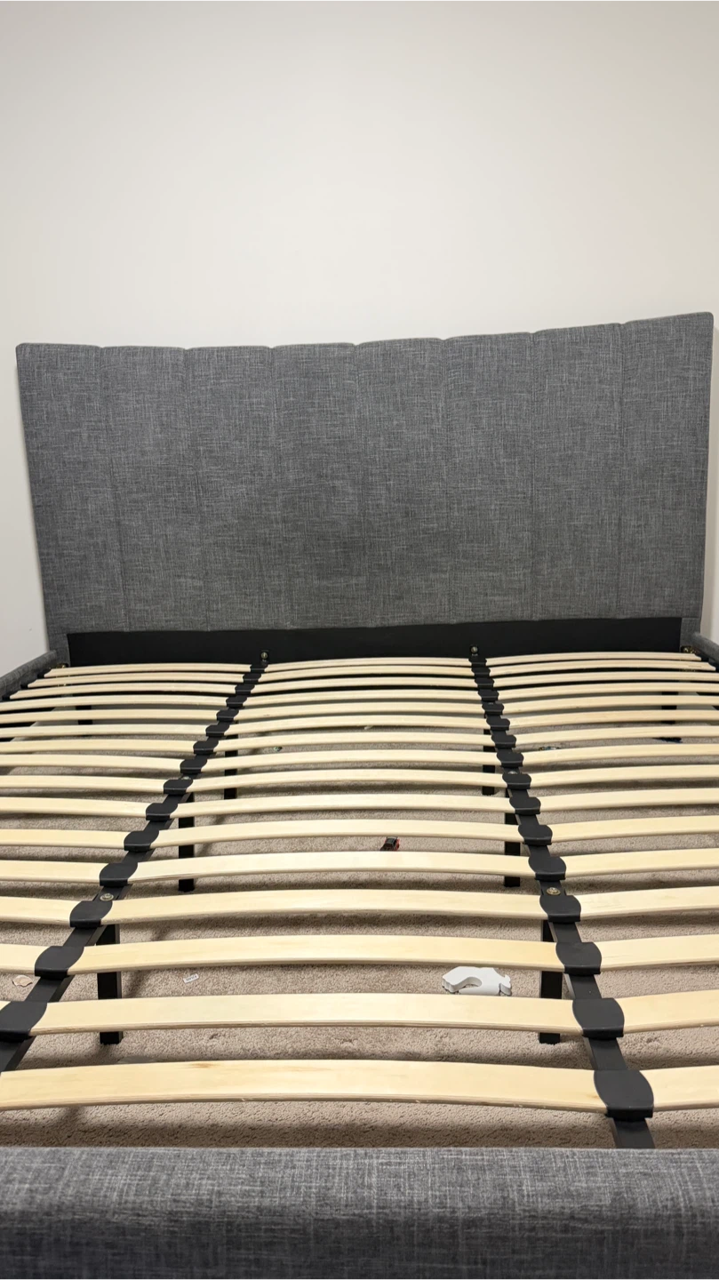 King size bed frame - photo 4