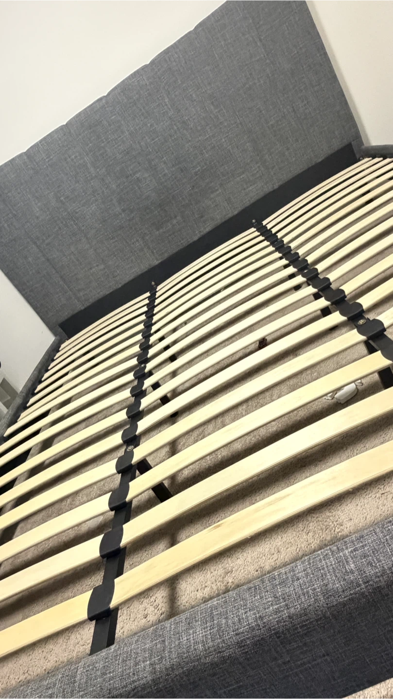 King size bed frame - photo 5