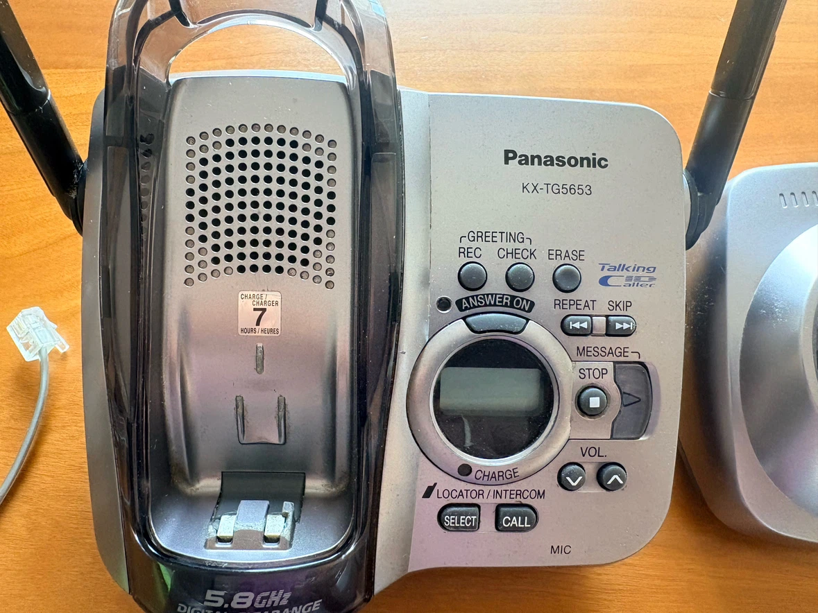 Panasonic KX-TG5653 DECT 6.0 Cordless Phone System - 3 Handsets - photo 2