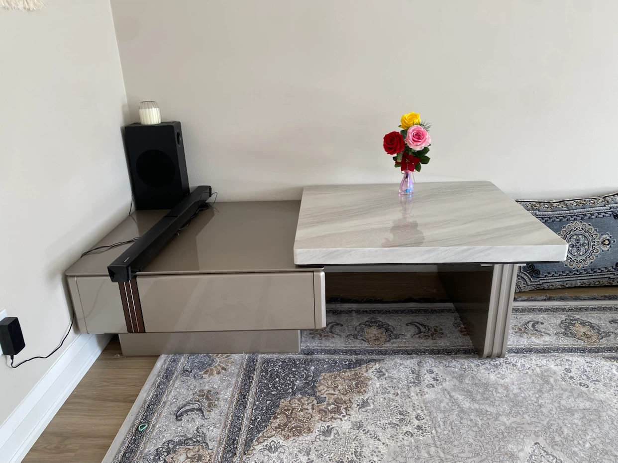 Expandable Coffee Table – Like New - photo 3