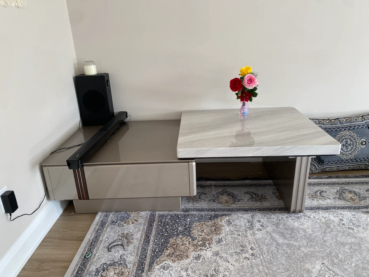 Expandable Coffee Table – Like New - photo 4