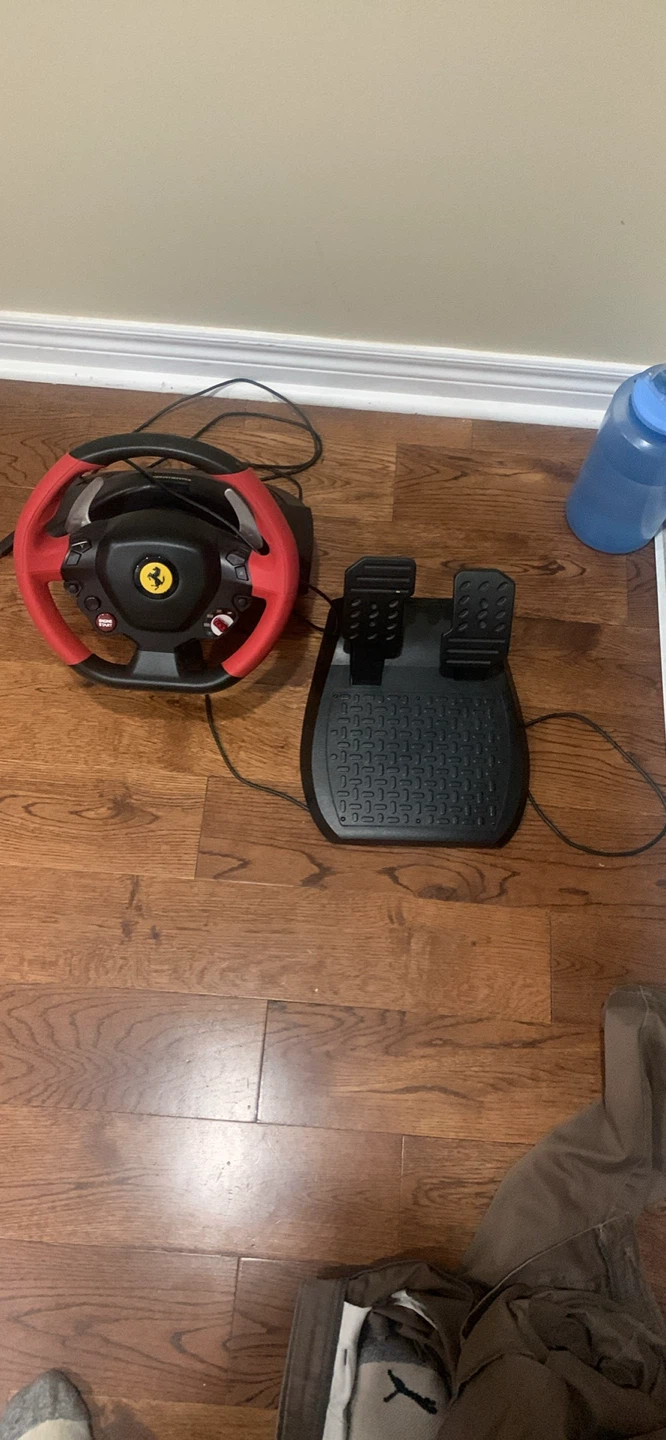 Thrustmaster Ferrari Racing Wheel barely used