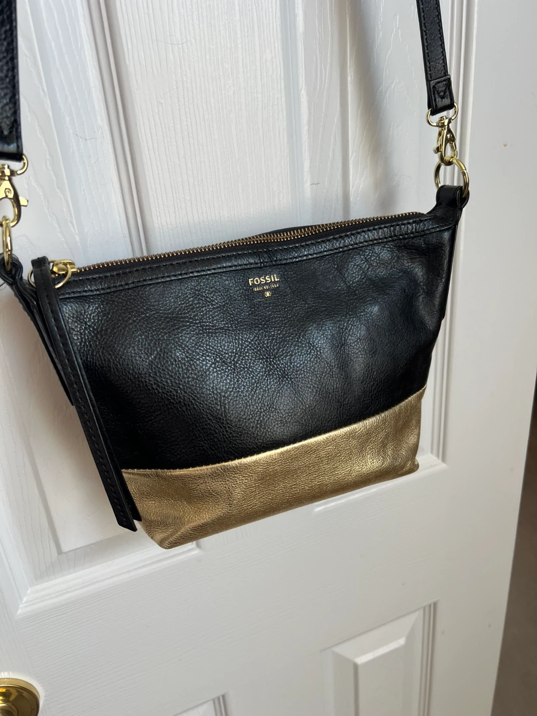 Fossil Black and Gold Crossbody Bag - photo 2