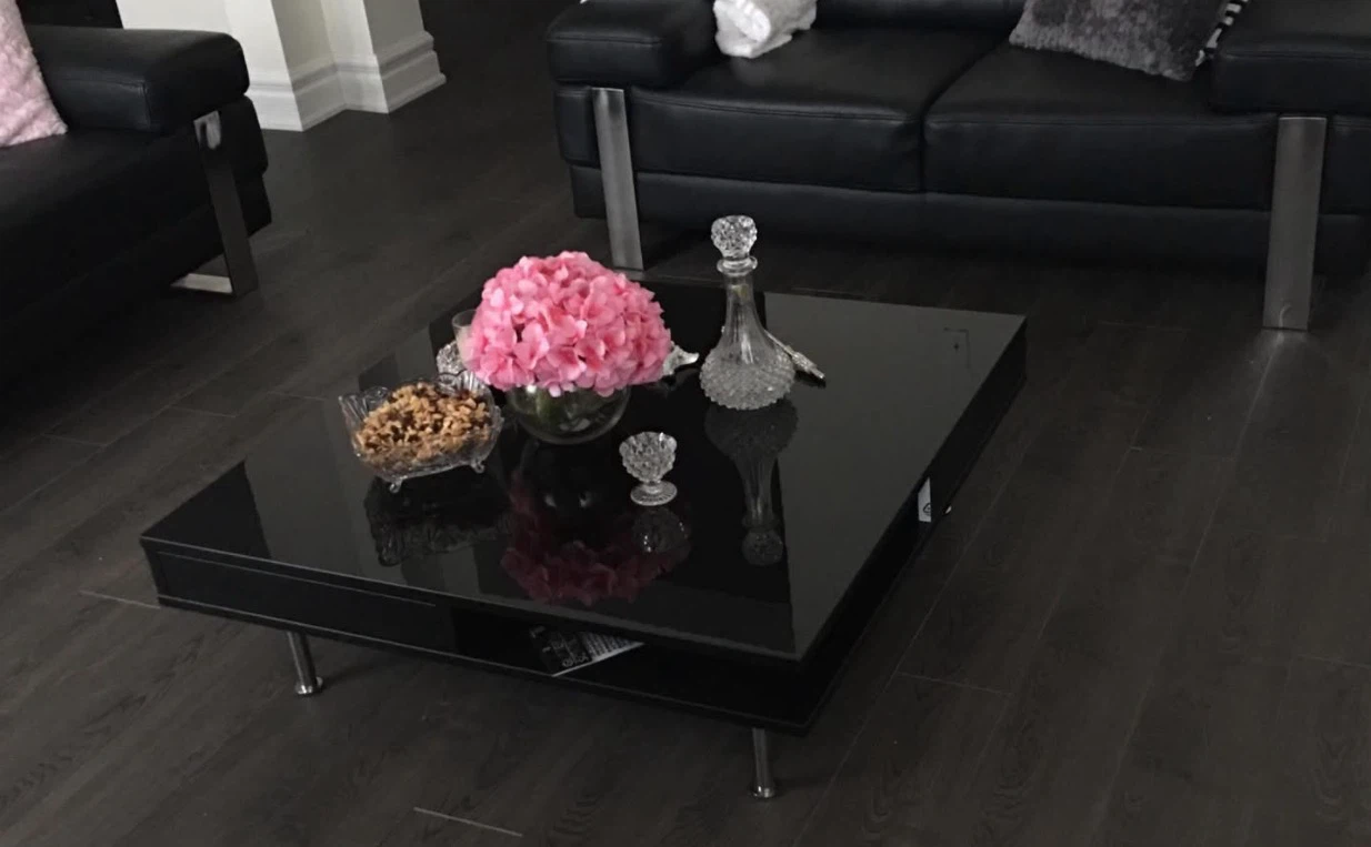 Black High-Gloss Coffee Table