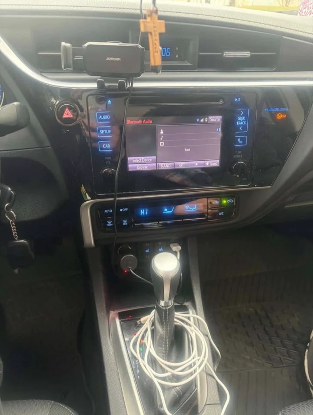 Dark Blue Toyota Corolla 2018 LE - photo 5