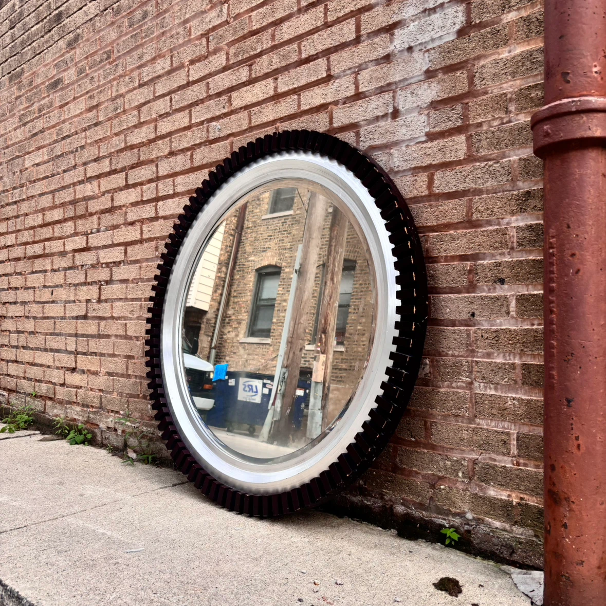 Round Mirror with Gear-like Frame-Need gone today before 8:pm
