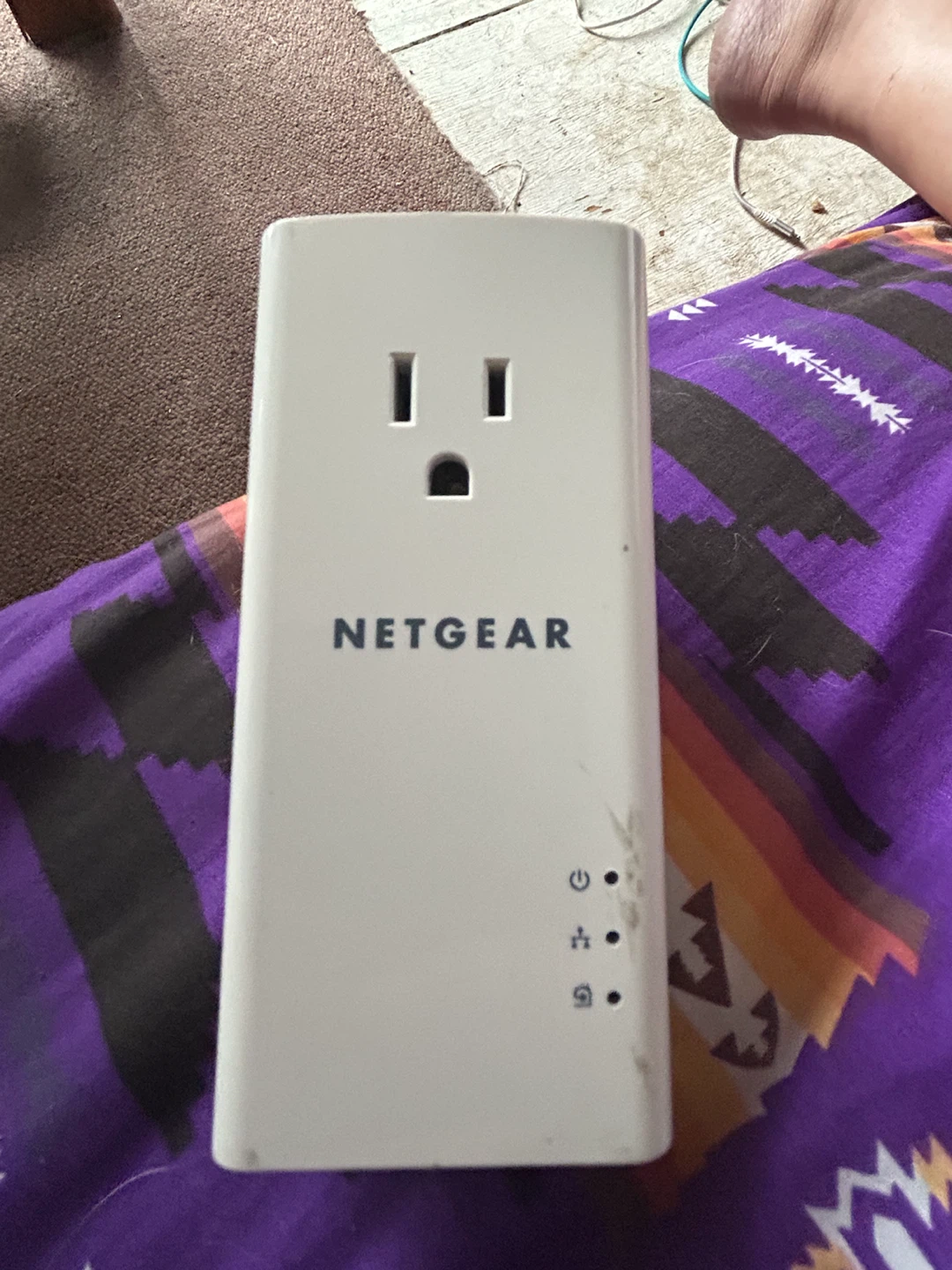 NETGEAR Powerline 1200 + Extra Outlet PLP2000