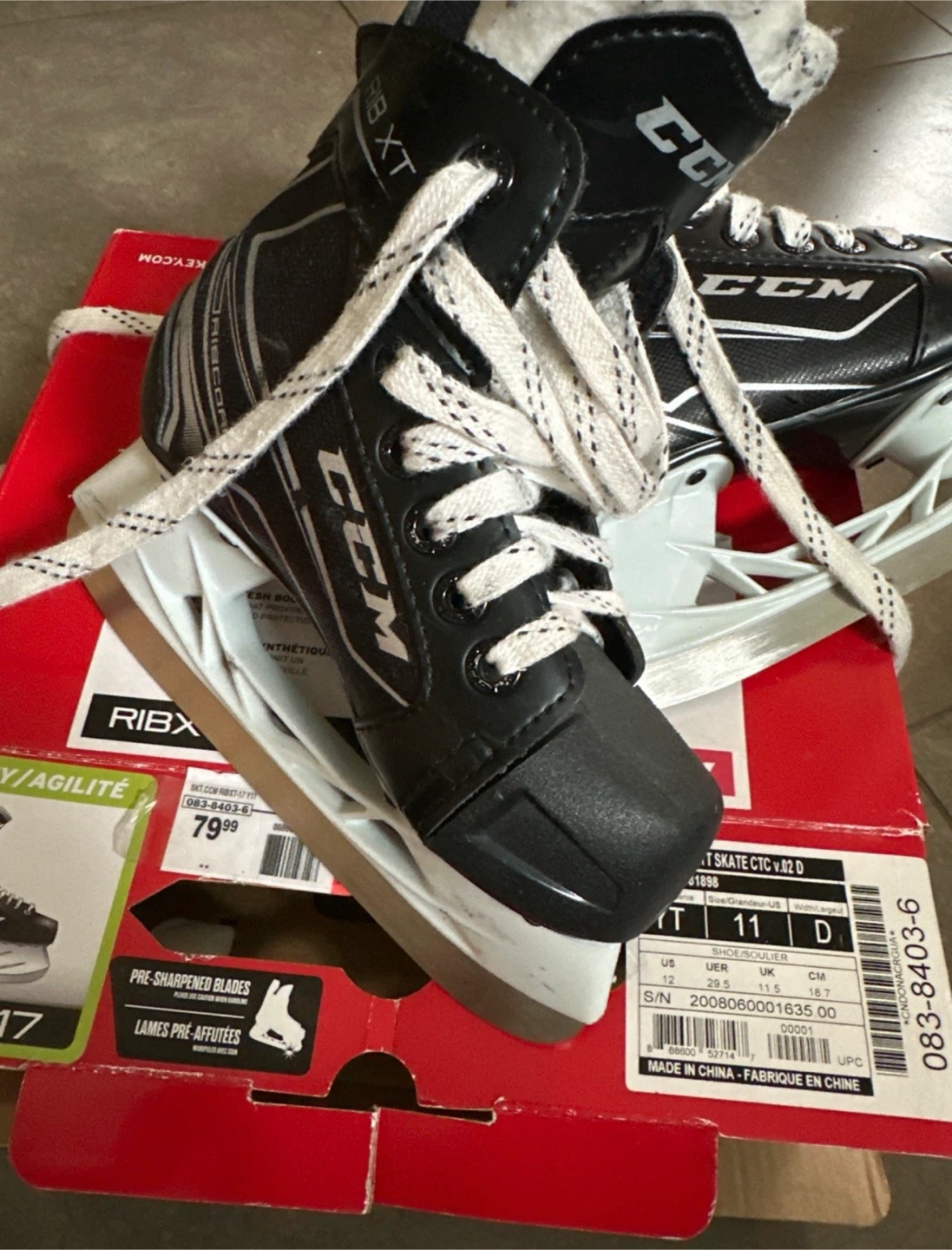 CCM Ribcor XT Youth Hockey Skates Size 11 US