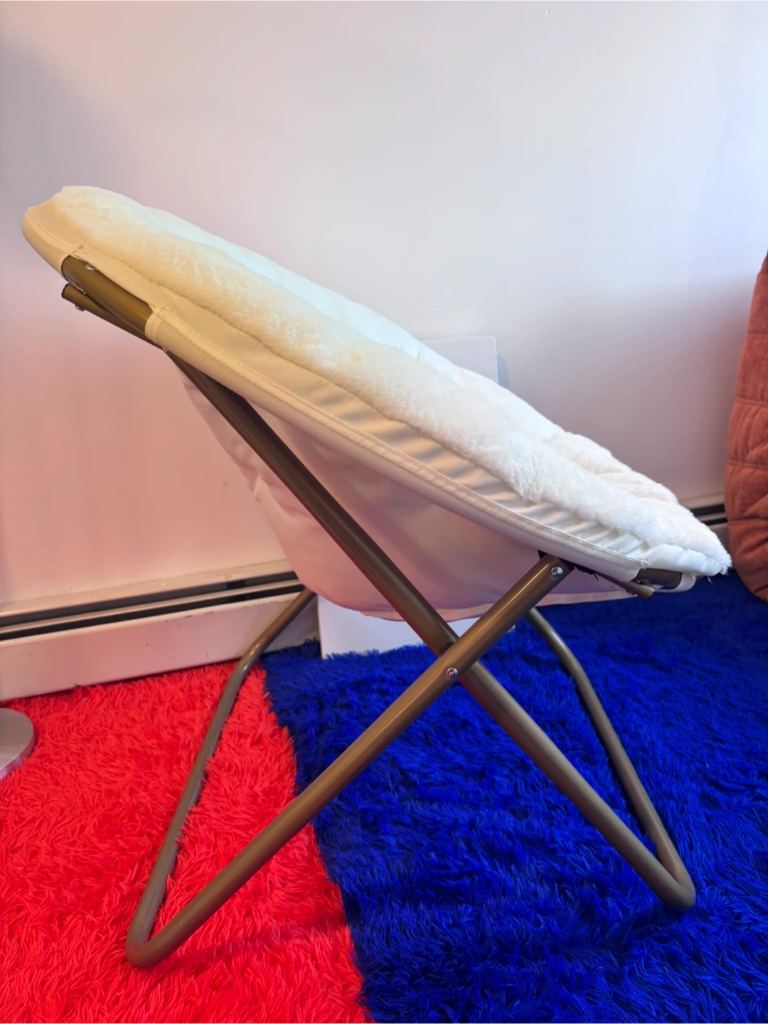 Fuzzy White Saucer Chair - photo 2
