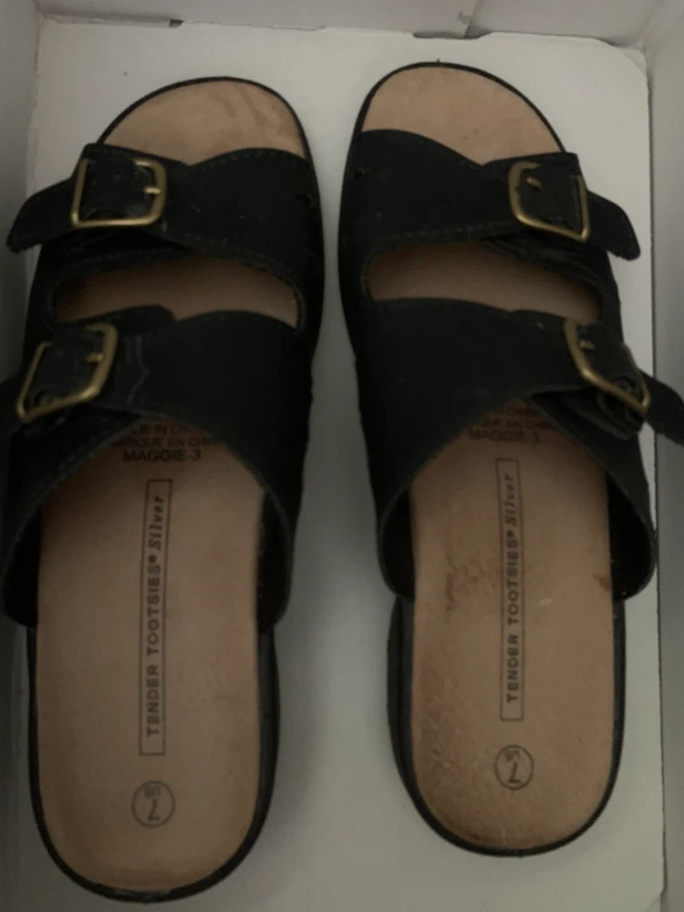 Tender Tootsies Silver Black Sandals