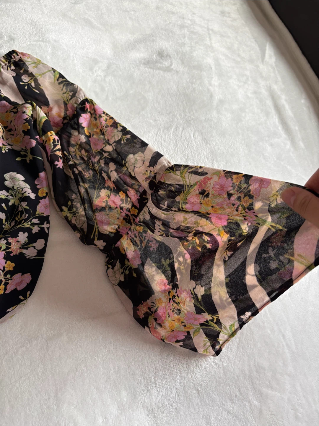 Off-the-shoulder floral print crop top