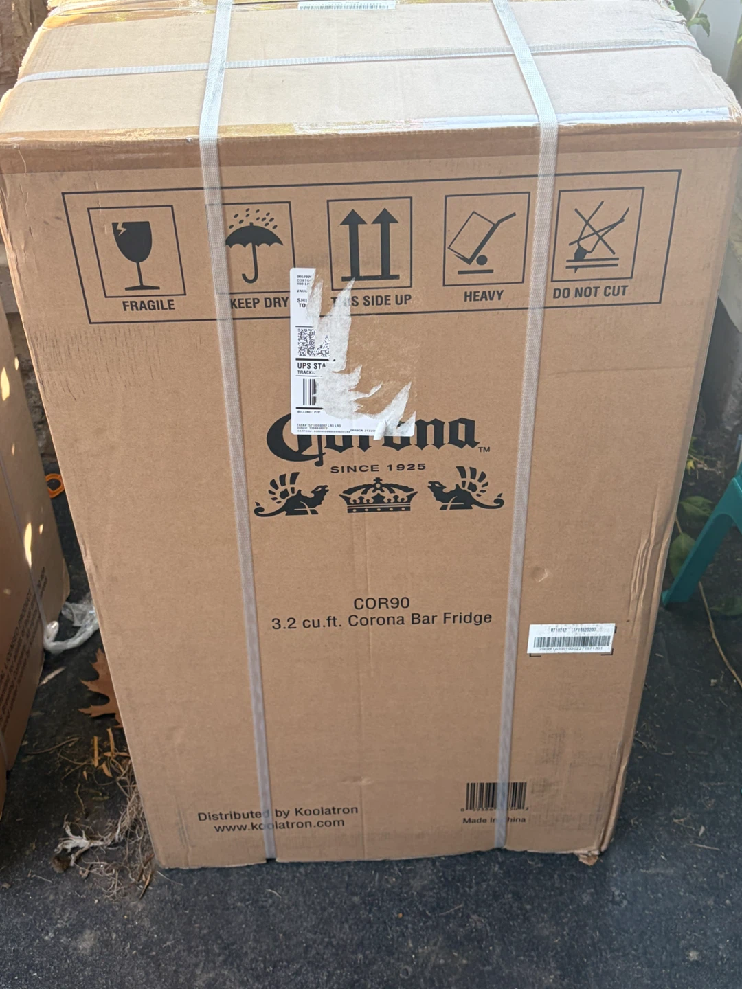 Corona 3.2 cu.ft. Bar Fridge COR90 - photo 3