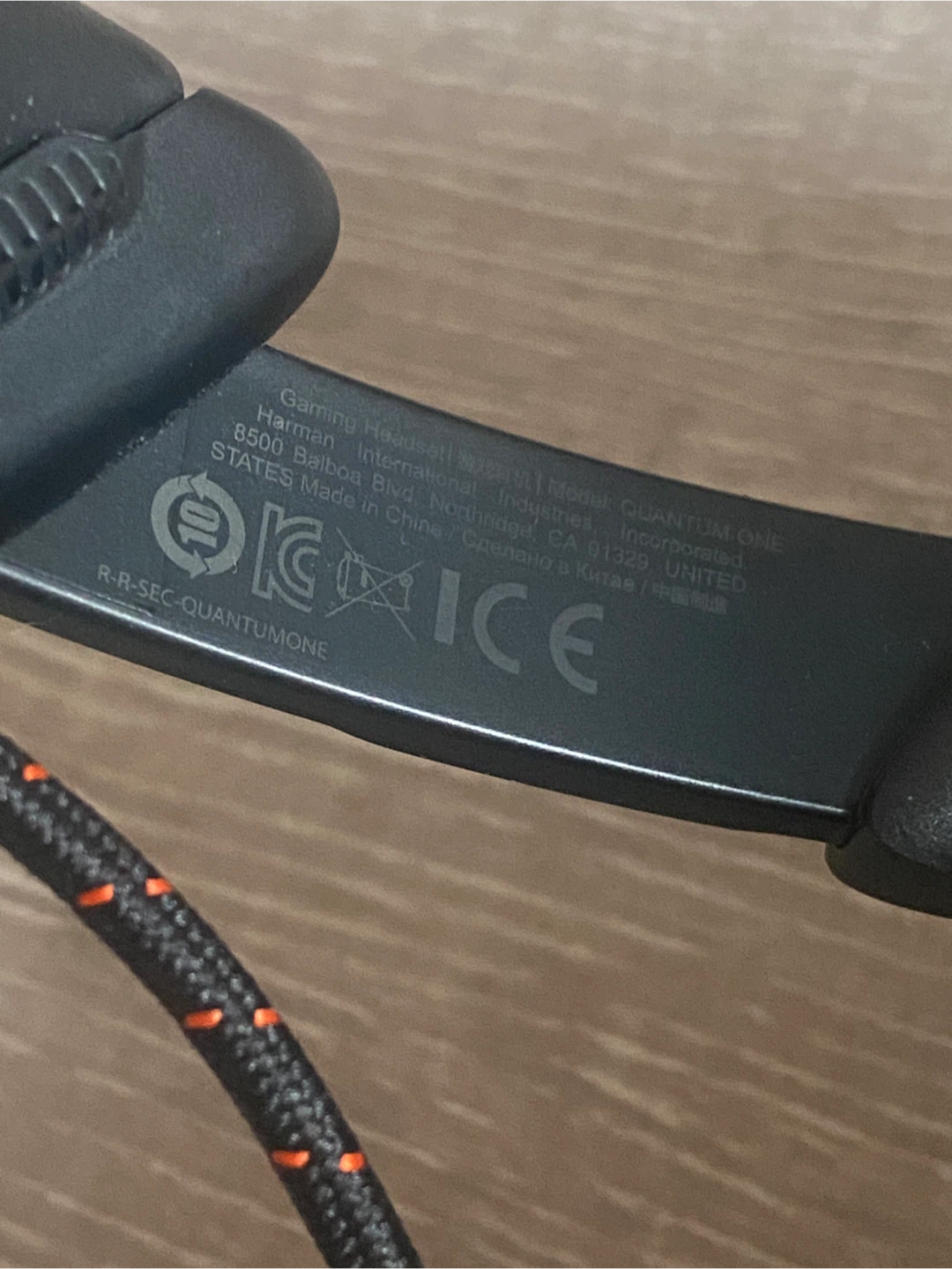 JBL Quantum ONE Gaming Headset - photo 2