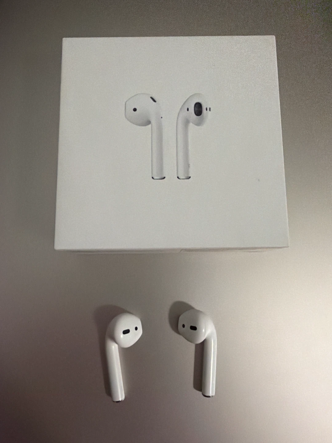 Apple AirPods 2nd Generation(Buds only)