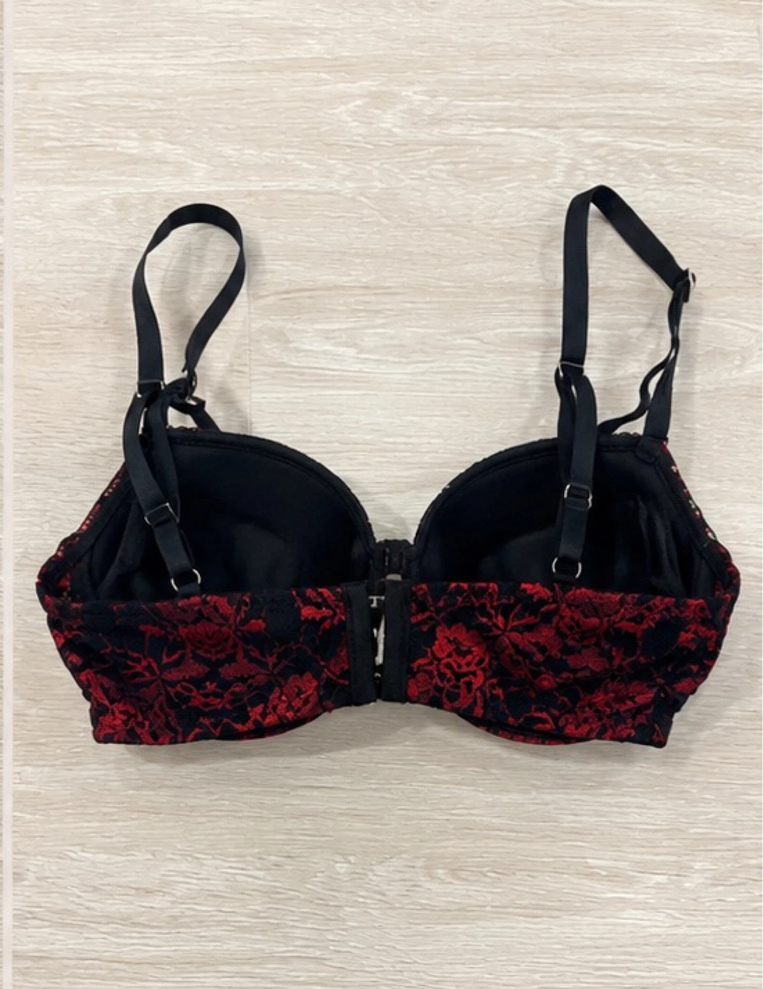 Victorias Secret Black and Red Lace Bra - photo 2