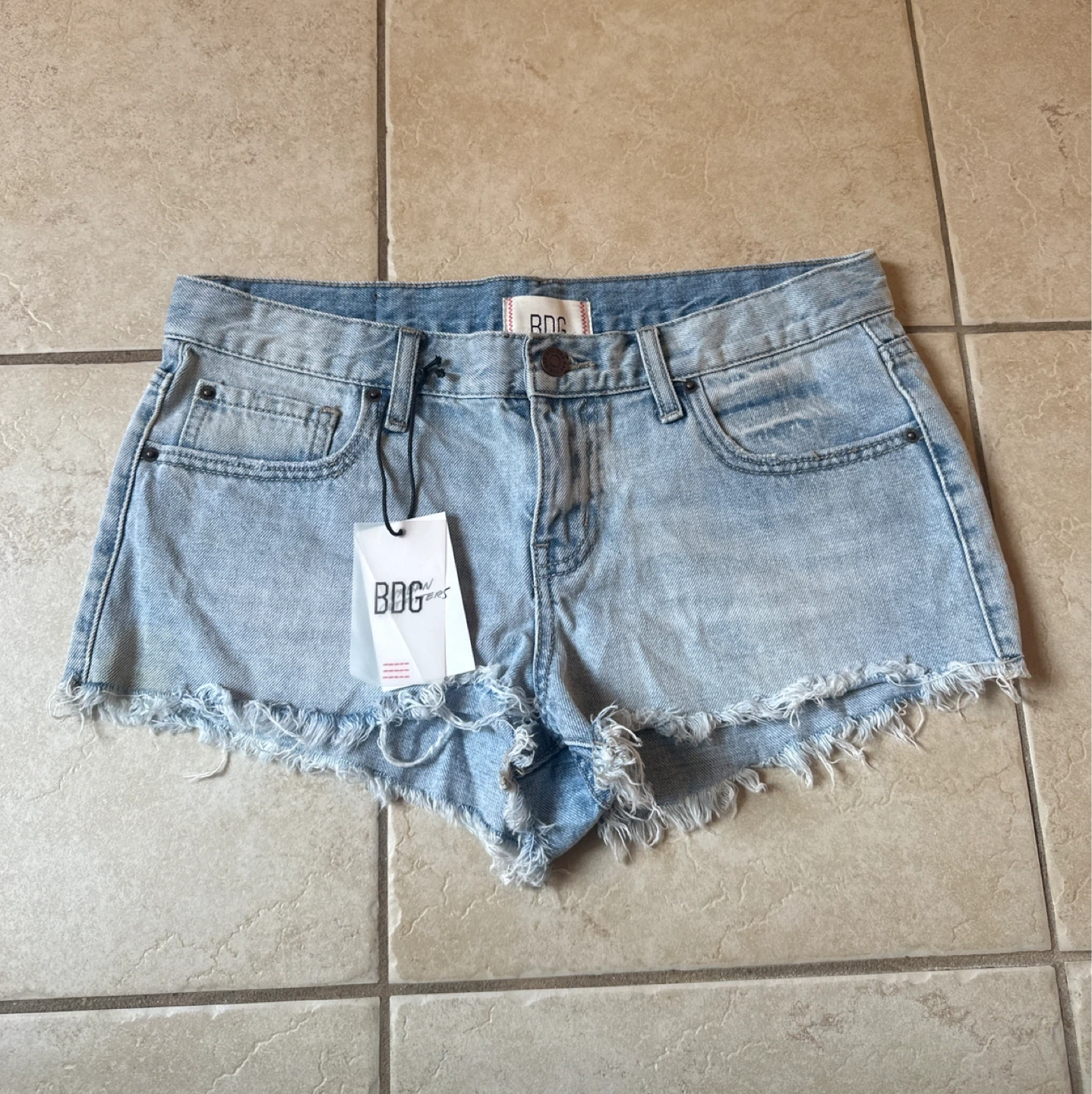 NEW! BDG Light Wash Denim Cutoff Shorts - photo 2