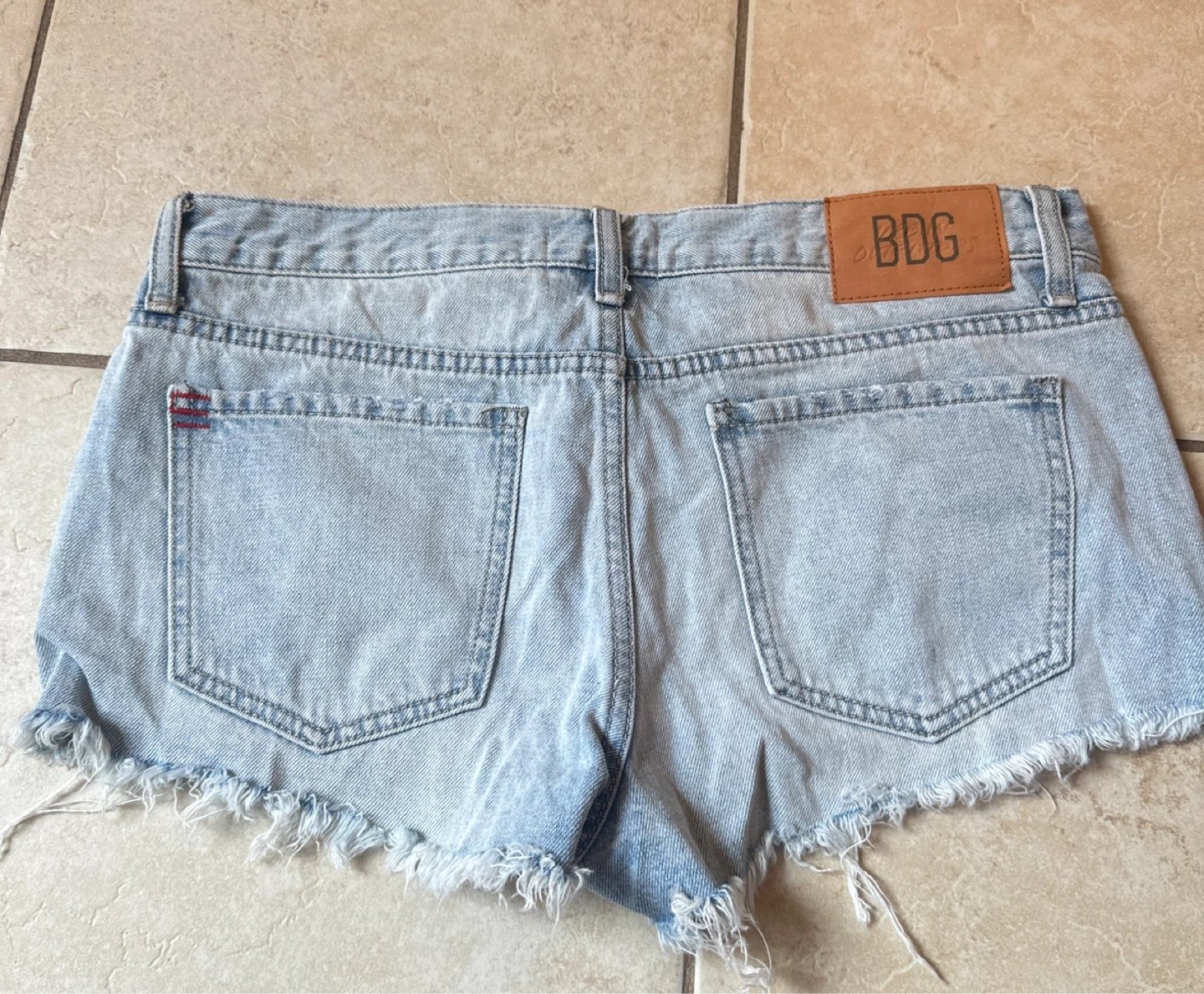 NEW! BDG Light Wash Denim Cutoff Shorts - photo 4