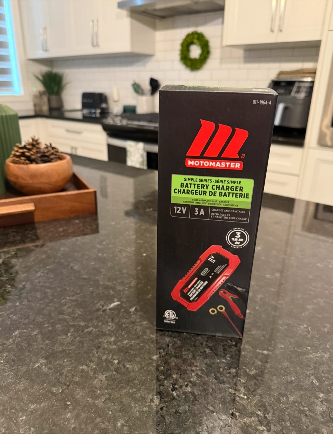 MotoMaster Simple Series Smart Battery Charger/Maintainer